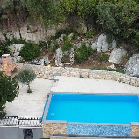 With Infinity Pool Apartamento Viganj